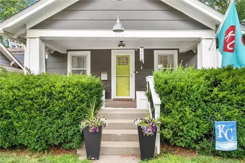504 W 77th St, Kansas City, MO 64114