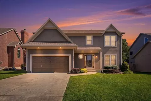 17968 W 158th St, Olathe, KS 66062