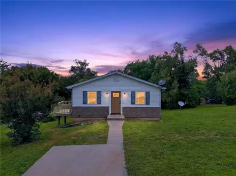 604 W Royle St, Richmond, MO 64085