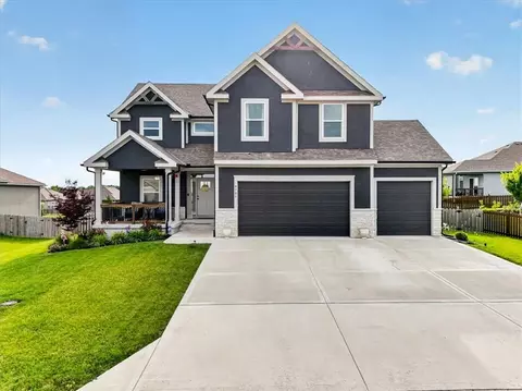 4705 SW 3rd St, Blue Springs, MO 64014