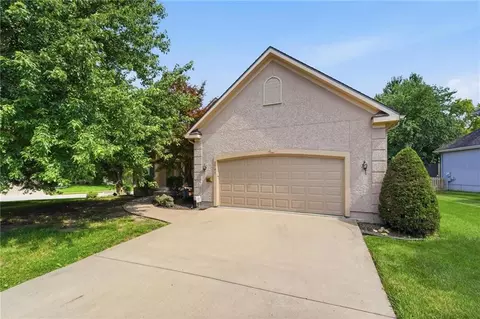 2701 W 137 St, Leawood, KS 66224