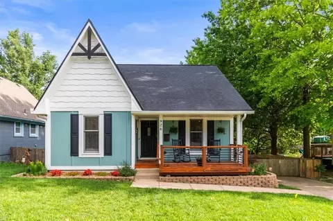 926 E Myrtle St, Pleasant Hill, MO 64080