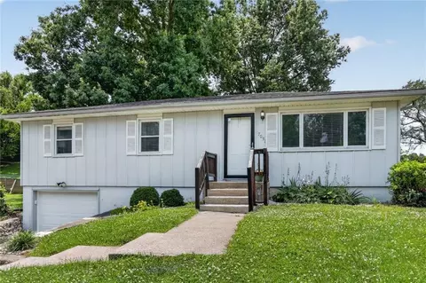 7031 Edith Ave, Kansas City, KS 66109