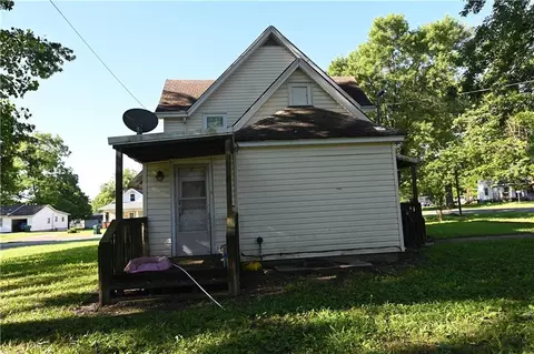 201 E 2nd St, Appleton City, MO 64724 photo 3
