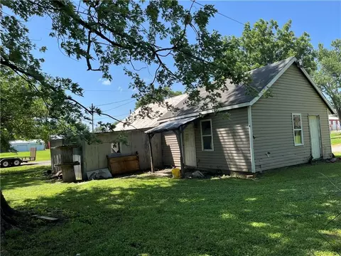 201 E 2nd St, Appleton City, MO 64724 photo 16