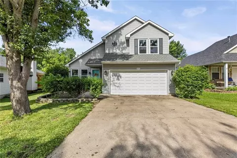 620 Silver Hill Dr, Bonner Springs, KS 66012