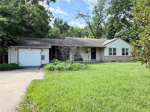 6201 67th St, Overland Park, KS 66204