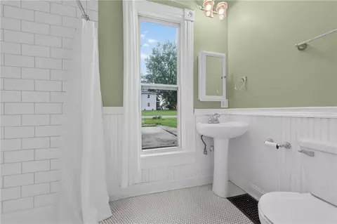 Bath - 721 W 4th St, Cameron, MO 64429 photo 1 of 3