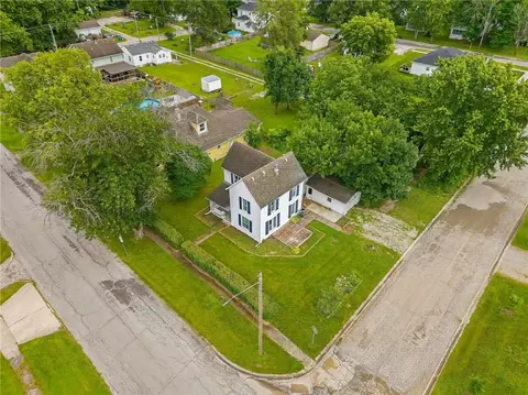 View/Area - 721 W 4th St, Cameron, MO 64429 photo 1 of 5