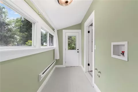 Entry Way - 721 W 4th St, Cameron, MO 64429 photo 4 of 4