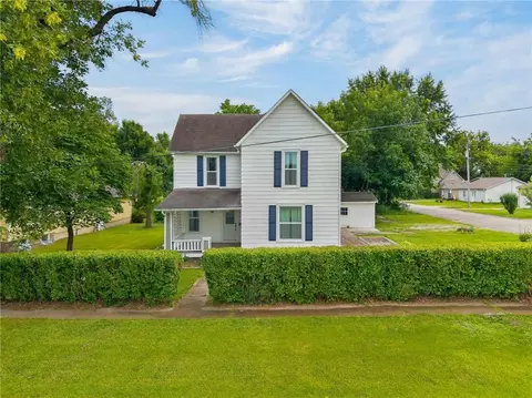 Exterior - 721 W 4th St, Cameron, MO 64429 photo 4 of 5