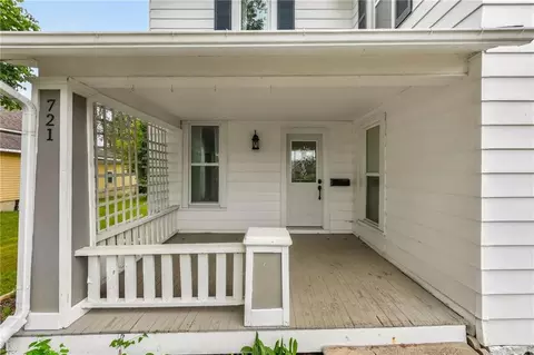 Exterior - 721 W 4th St, Cameron, MO 64429 photo 2 of 5