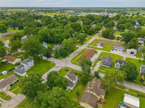 View/Area - 721 W 4th St, Cameron, MO 64429 photo 4 of 5