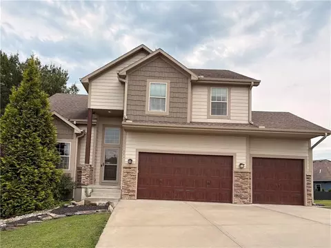 115 E Maple St, Lone Jack, MO 64070