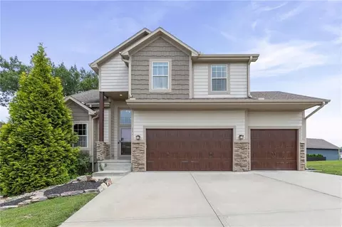 115 E Maple St, Lone Jack, MO 64070