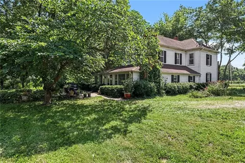 Exterior - 321 N Buckner Tarsney Rd, Buckner, MO 64016 photo 5 of 12