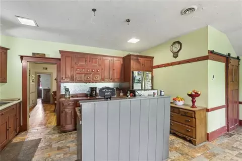 Kitchen - 321 N Buckner Tarsney Rd, Buckner, MO 64016 photo 2 of 5