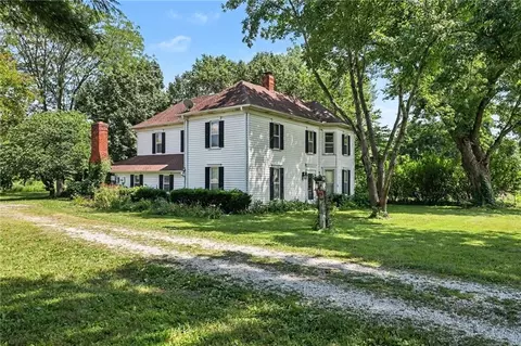 Exterior - 321 N Buckner Tarsney Rd, Buckner, MO 64016 photo 3 of 12