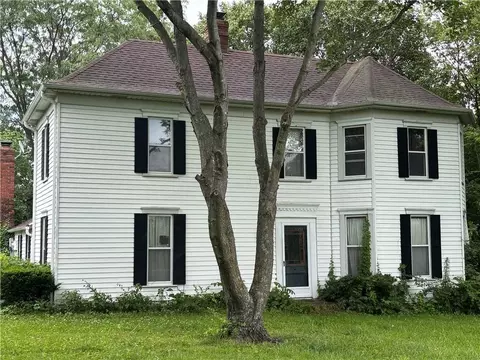 321 N Buckner Tarsney Rd, Buckner, MO 64016