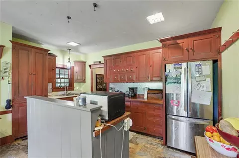 Kitchen - 321 N Buckner Tarsney Rd, Buckner, MO 64016 photo 3 of 5