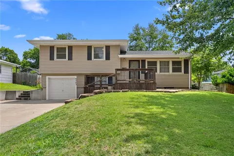 6303 N Wayne Ave, Gladstone, MO 64118