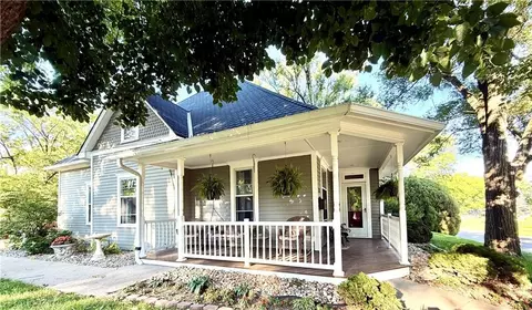 901 E 1st St, Maryville, MO 64468