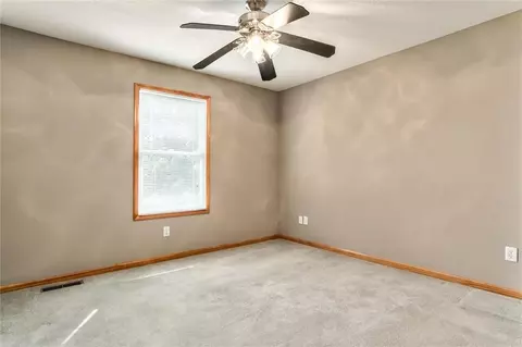 Bedroom - 2715 Stratton Dr, Eudora, KS 66025 photo 3 of 5