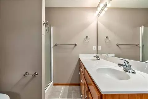 Bath - 2715 Stratton Dr, Eudora, KS 66025 photo 3 of 4