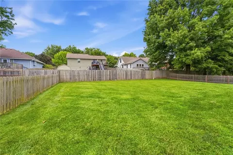 Exterior - 404 SE Onyx Dr, Lees Summit, MO 64063 photo 8 of 8
