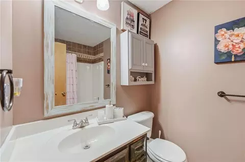 Bath - 404 SE Onyx Dr, Lees Summit, MO 64063 photo 1 of 3