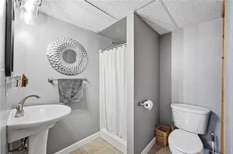 Bath - 404 SE Onyx Dr, Lees Summit, MO 64063 photo 3 of 3