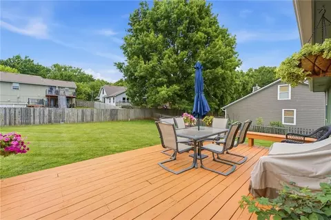 Exterior - 404 SE Onyx Dr, Lees Summit, MO 64063 photo 4 of 8