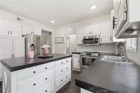 8004 W 144th Pl, Overland Park, KS 66223