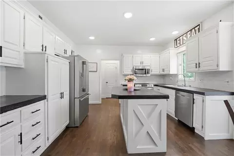 8004 W 144th Pl, Overland Park, KS 66223