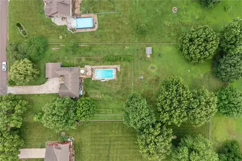 View/Area - 8921 Boten Rd, Lees Summit, MO 64064 photo 1 of 9