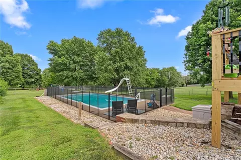 Exterior - 8921 Boten Rd, Lees Summit, MO 64064 photo 4 of 11