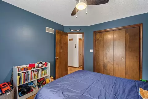 Bedroom - 8921 Boten Rd, Lees Summit, MO 64064 photo 4 of 7