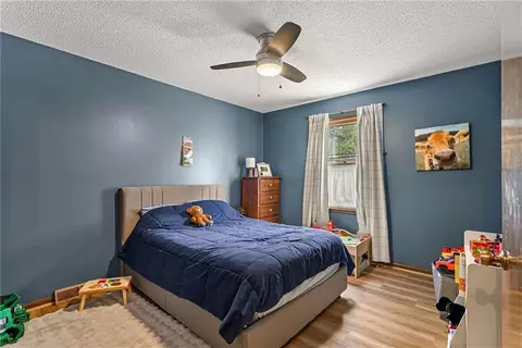 Bedroom - 8921 Boten Rd, Lees Summit, MO 64064 photo 3 of 7