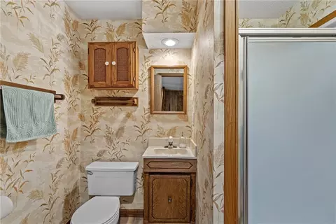 Bath - 8921 Boten Rd, Lees Summit, MO 64064 photo 4 of 4