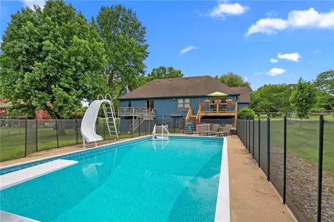 Exterior - 8921 Boten Rd, Lees Summit, MO 64064 photo 3 of 11