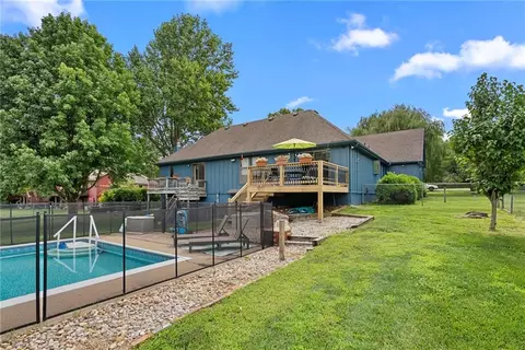 Exterior - 8921 Boten Rd, Lees Summit, MO 64064 photo 7 of 11