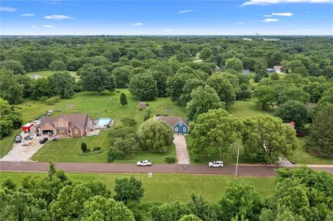 View/Area - 8921 Boten Rd, Lees Summit, MO 64064 photo 2 of 9