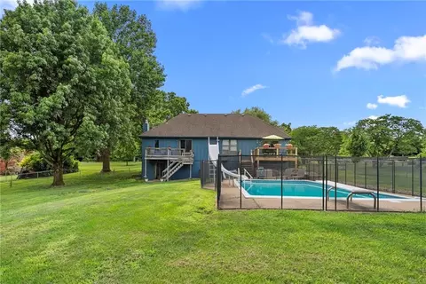Exterior - 8921 Boten Rd, Lees Summit, MO 64064 photo 10 of 11