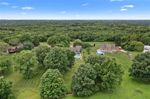View/Area - 8921 Boten Rd, Lees Summit, MO 64064 photo 3 of 9