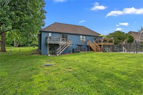 Exterior - 8921 Boten Rd, Lees Summit, MO 64064 photo 9 of 11