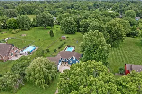 View/Area - 8921 Boten Rd, Lees Summit, MO 64064 photo 4 of 9