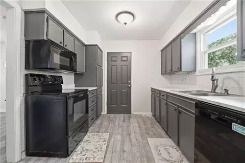 Kitchen - 3916 Queen Ridge Dr, Independence, MO 64055 photo 2 of 5