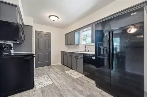 Kitchen - 3916 Queen Ridge Dr, Independence, MO 64055 photo 1 of 5