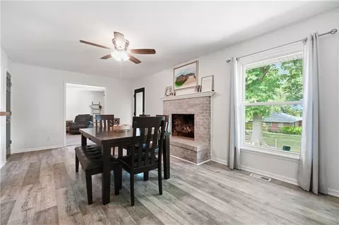 Dining - 3916 Queen Ridge Dr, Independence, MO 64055 photo 3 of 4
