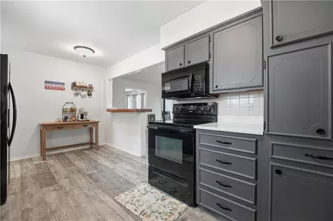 Kitchen - 3916 Queen Ridge Dr, Independence, MO 64055 photo 5 of 5